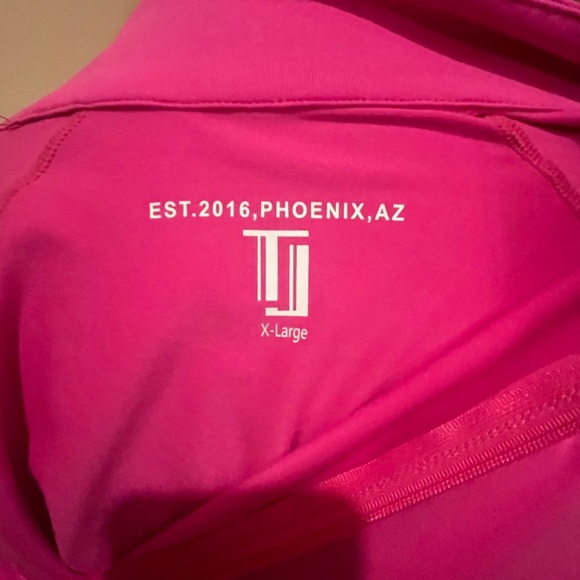 TJ Sportswear Barbie Pink  Tour Pullover Quarter Zip, size XL - Picture 9 of 11